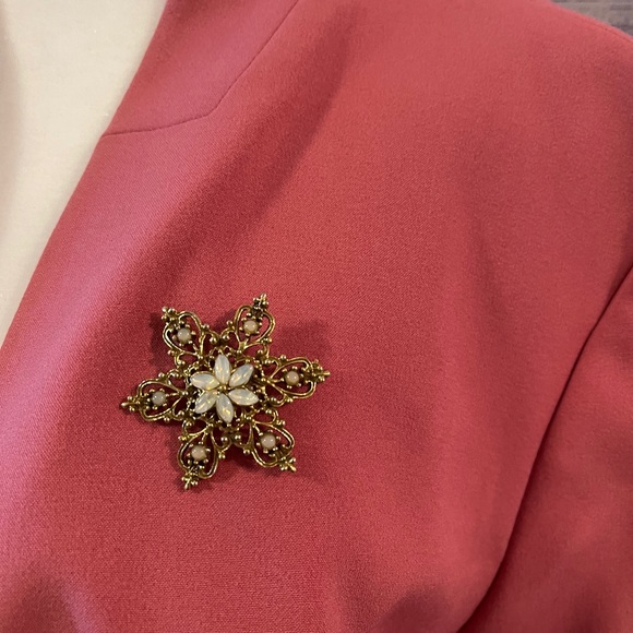 Vintage Beautiful Stone Brooch. - Picture 2 of 13